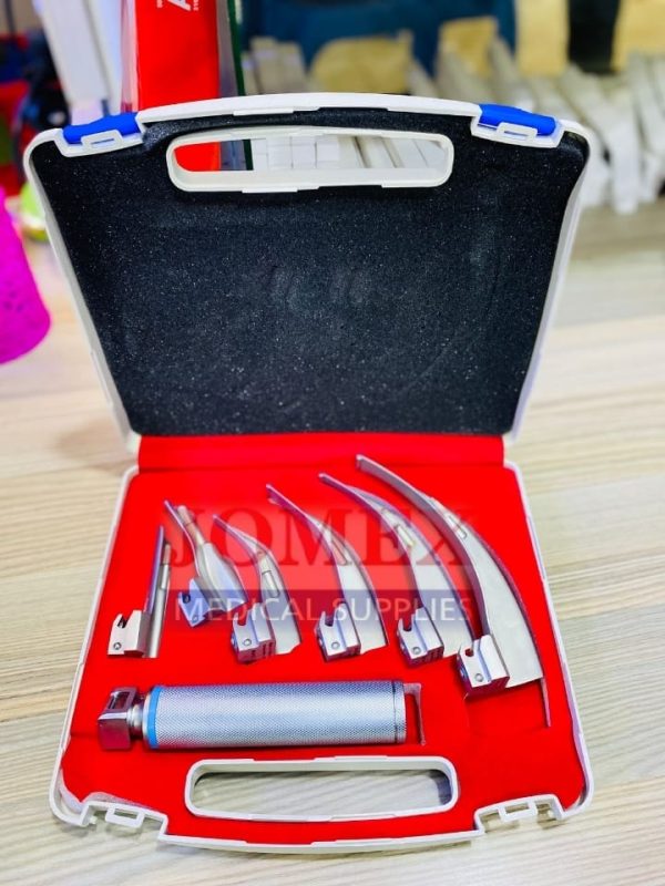 73c507d8-26ab-4933-8bc3-93f6115e9313 Fiber optic Laryngoscope intubation set – 6 curved blades