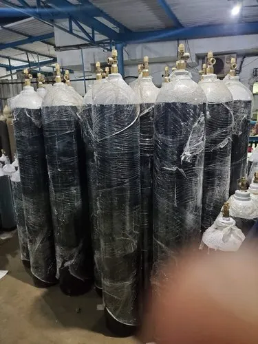 oxygen-cylinder-refilling-services-500x500 50 Kg Weight And Wall Mounted Steel Material Medical Oxygen Gas Cylinder